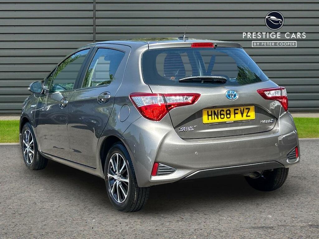 Toyota Yaris 1.5 Vvt-h Icon Tech E-cvt Euro 6 Ss Brown #3
