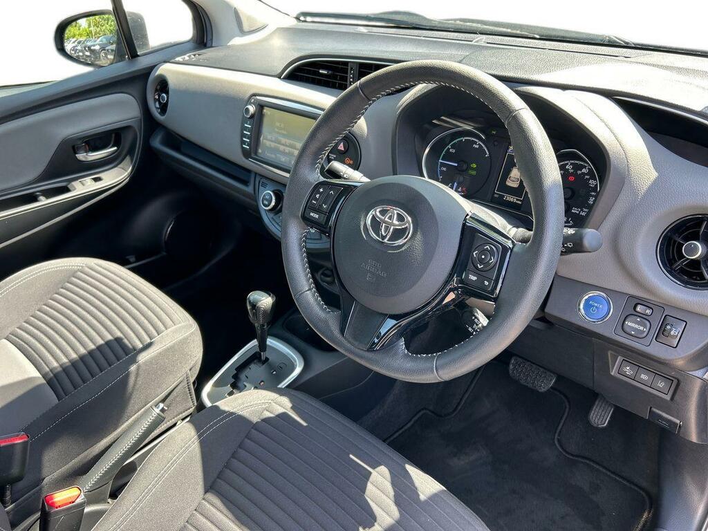 Toyota Yaris 1.5 Vvt-h Icon Tech E-cvt Euro 6 Ss Brown #6