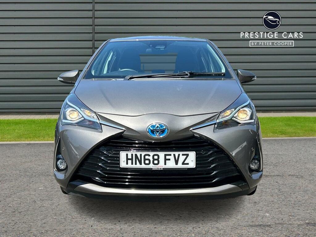 Toyota Yaris Excel Hev Cvt Red #7