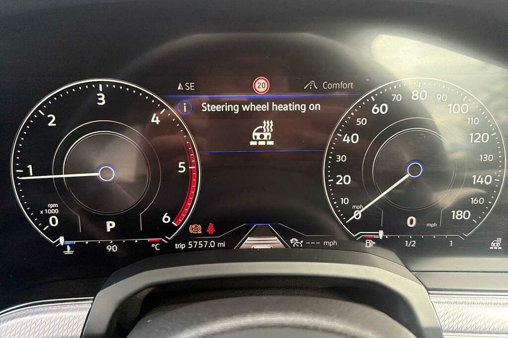 Volkswagen Touareg Black Edition White #16