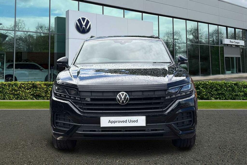 Volkswagen Touareg Black Edition White #7