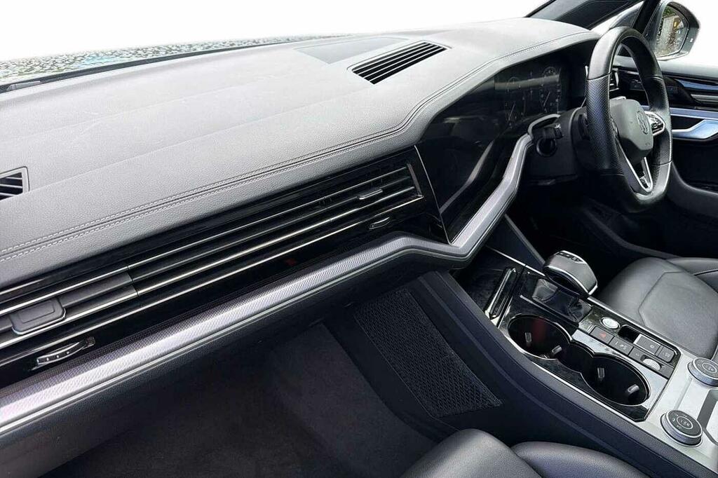 Volkswagen Touareg 3.0 V6 Tdi 4Motion Black Edition Tip #2