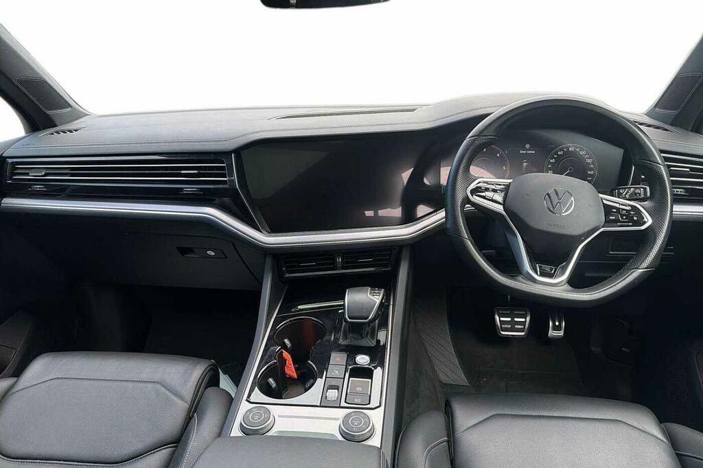Volkswagen Touareg Black Edition White #10