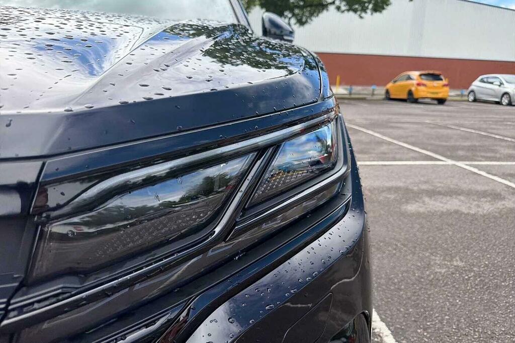 Volkswagen Touareg Black Edition White #18