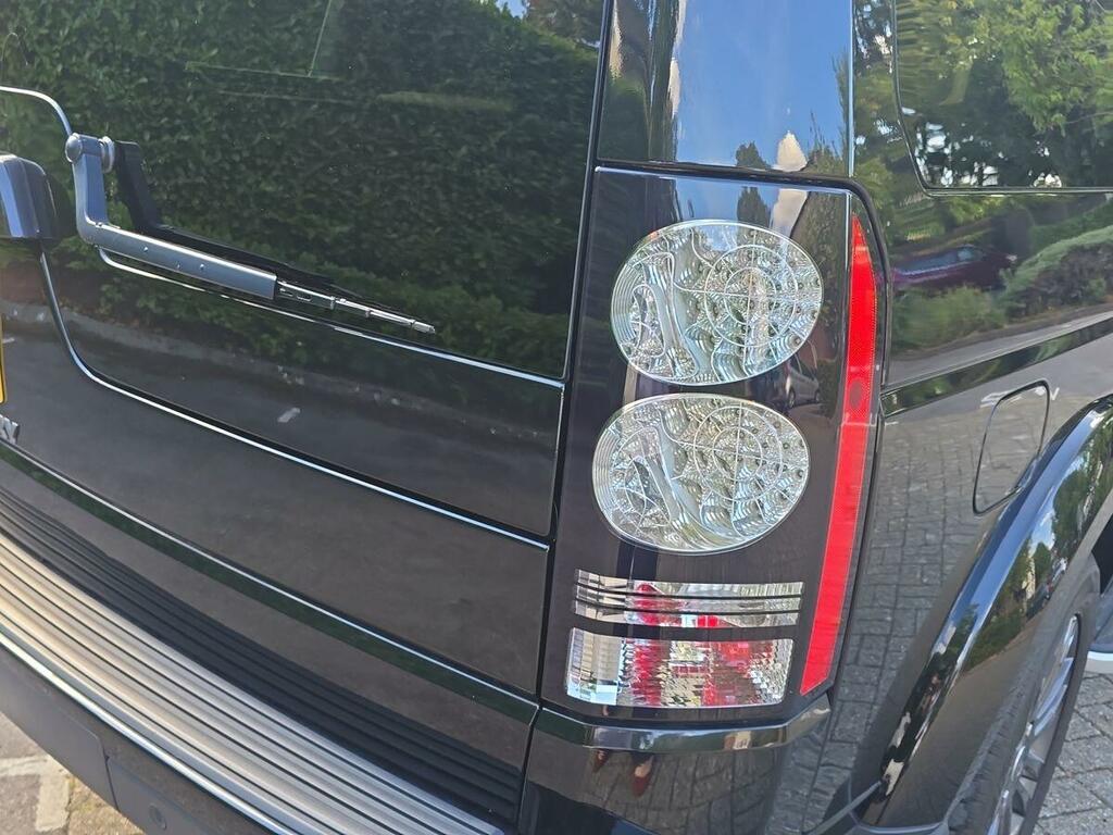 Land Rover Discovery Sdv6 Landmark 5-Door Black #19