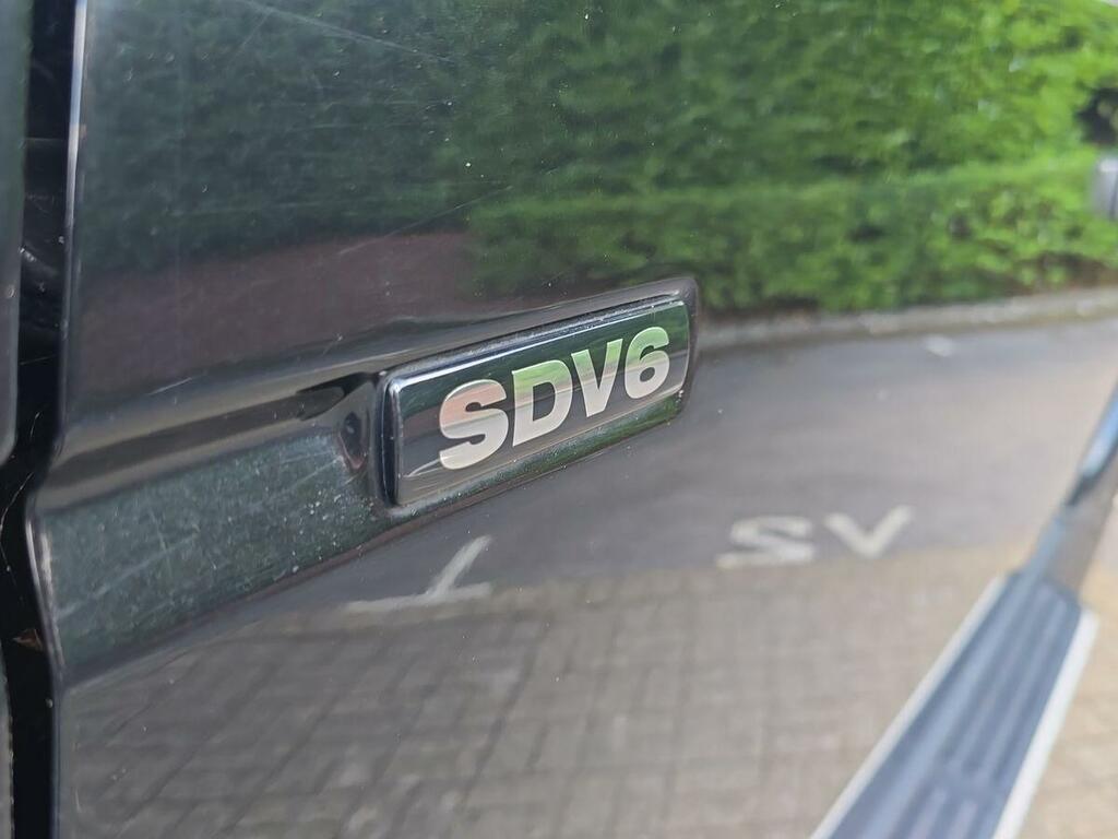 Land Rover Discovery Sdv6 Landmark 5-Door Black #21