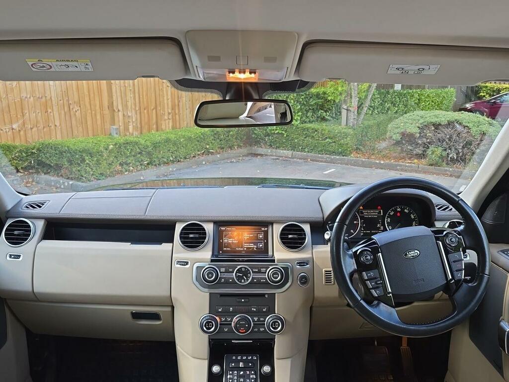 Land Rover Discovery Sdv6 Landmark 5-Door Black #10
