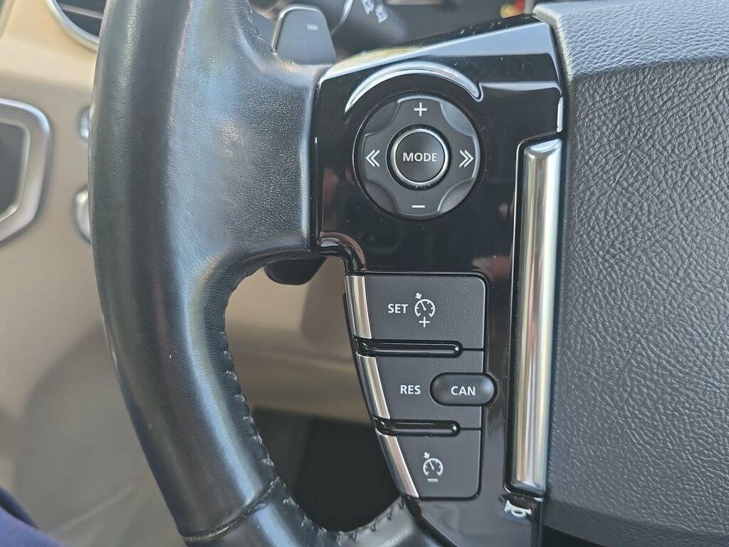 Land Rover Discovery Sdv6 Landmark 5-Door Black #14