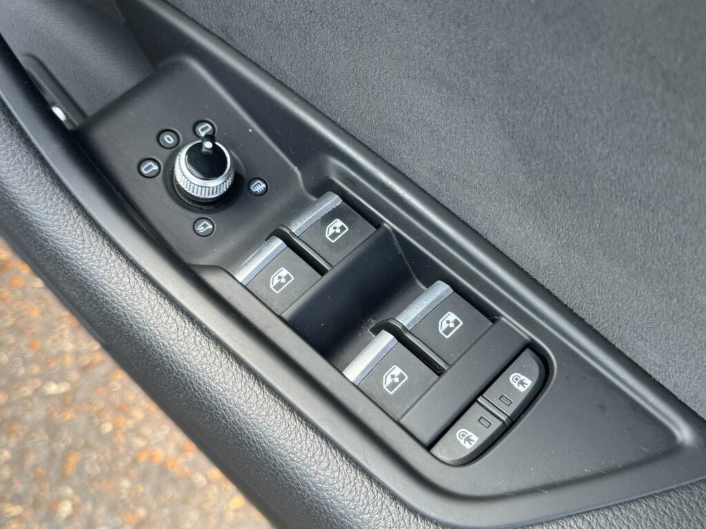 Audi A4 2.0 Tfsi 40 S Line S Tronic Euro 6 4-Door Blue #28