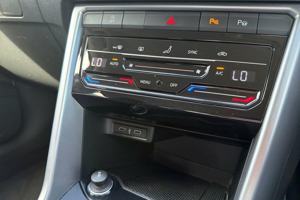 Volkswagen T-Roc 1.5 Tsi Evo Life 150 Ps Silver #24