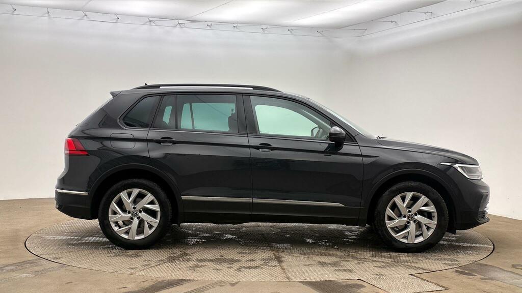 Volkswagen Tiguan 1.5 Tsi 150 R-line Dsg White #4