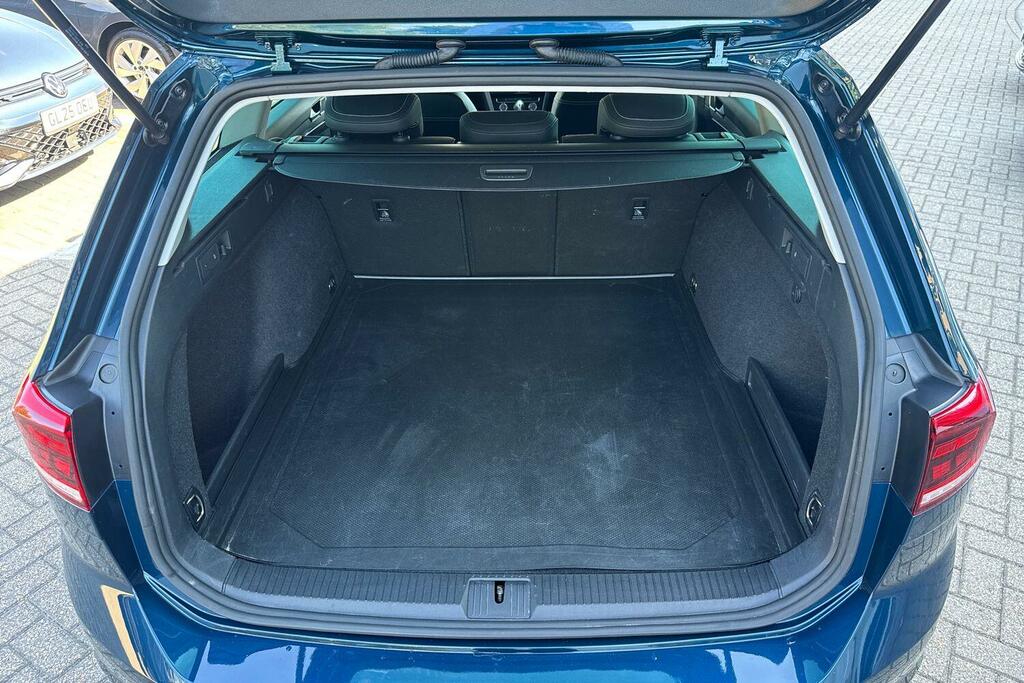 Volkswagen Passat Mk8 2.0Tdi 150Ps R-line Scr Dsg Estate Rear Ca Blue #11