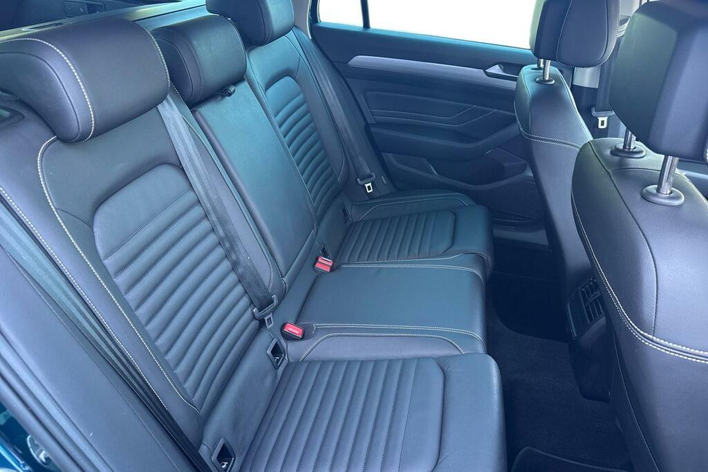 Volkswagen Passat Mk8 2.0Tdi 150Ps R-line Scr Dsg Estate Rear Ca Blue #8