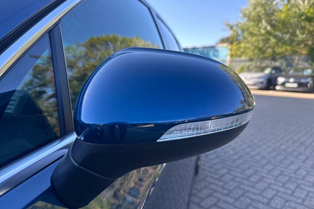 Volkswagen Passat Mk8 2.0Tdi 150Ps R-line Scr Dsg Estate Rear Ca Blue #20