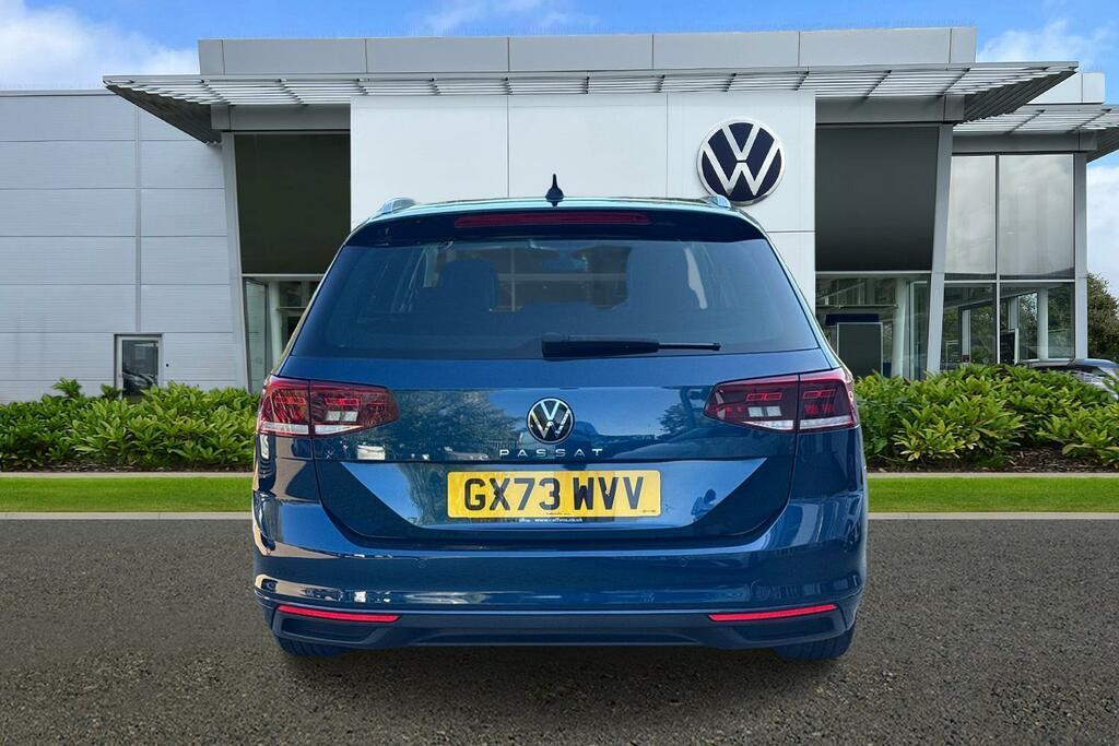 Volkswagen Passat Mk8 2.0Tdi 150Ps R-line Scr Dsg Estate Rear Ca Blue #9