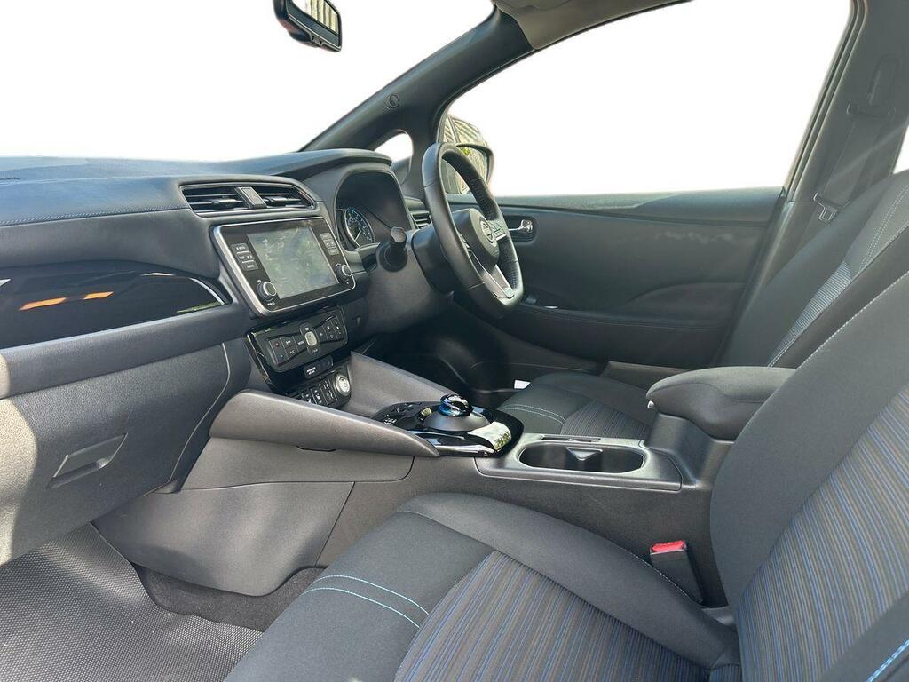 Nissan Leaf 39Kwh N-connecta CF72WGO Black #2