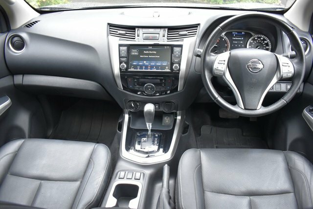 Nissan Navara 2.3 Dci Tekna Pickup Double Cab 4W Grey #4