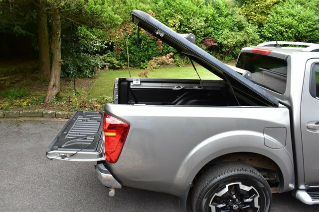 Nissan Navara Double Cab Pick Up Tekna 2.3Dci 190 Tt 4Wd Black #48