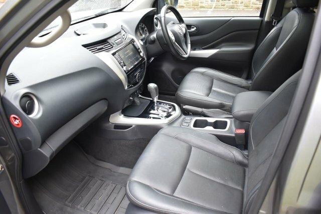 Nissan Navara Double Cab Pick Up Tekna 2.3Dci 190 Tt 4Wd Black #23