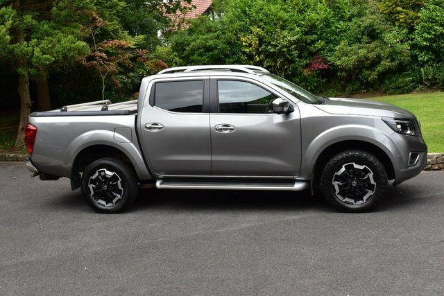 Nissan Navara 2.3 Dci Tekna Pickup Double Cab 4W Grey #2
