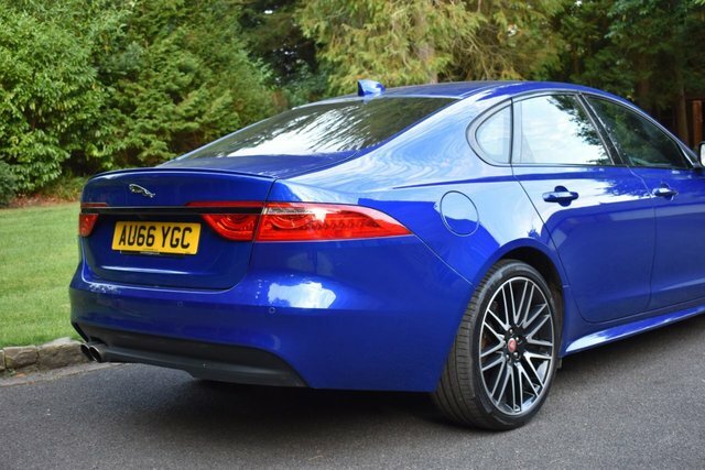 Jaguar XF Jaguar Saloon 2.0D 180 R-sport White #27