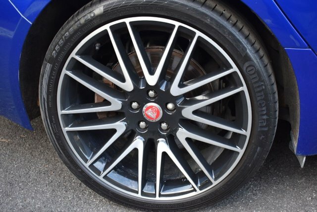 Jaguar XF Jaguar Saloon 2.0D 180 R-sport White #31