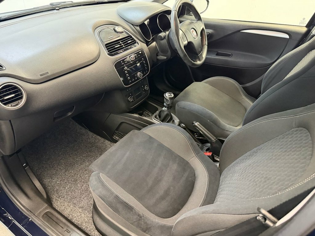Fiat Punto Hatchback 1.2 Pop Euro 6 201666 Black #40