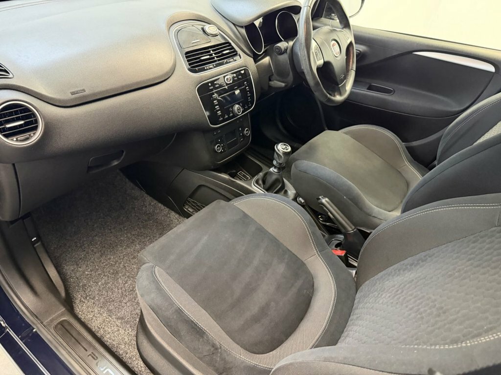 Fiat Punto Hatchback 1.2 Pop Euro 6 201666 Black #16