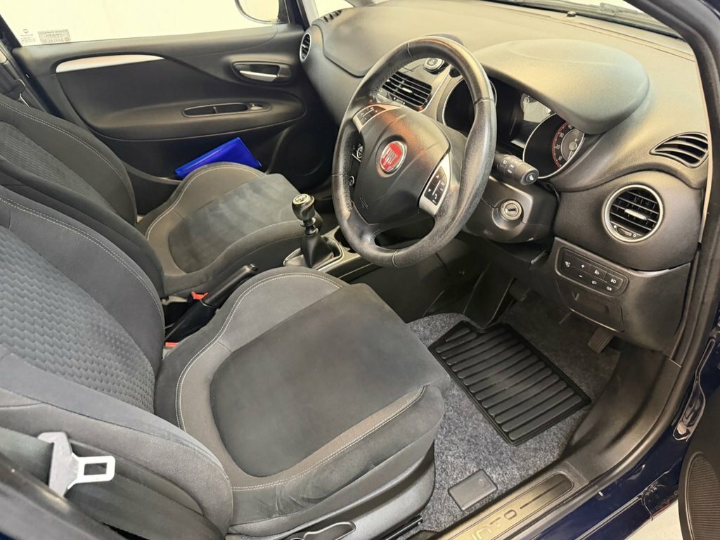 Fiat Punto Hatchback 1.2 Pop Euro 6 201666 Black #30