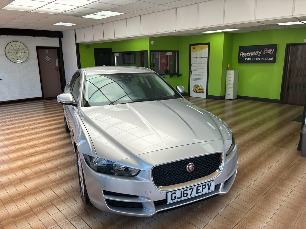 Jaguar XE Ingenium Prestige Saloon 2.0I Euro 6 A Silver