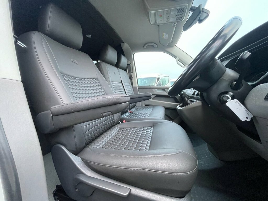 Volkswagen Transporter 2L Highline White #2