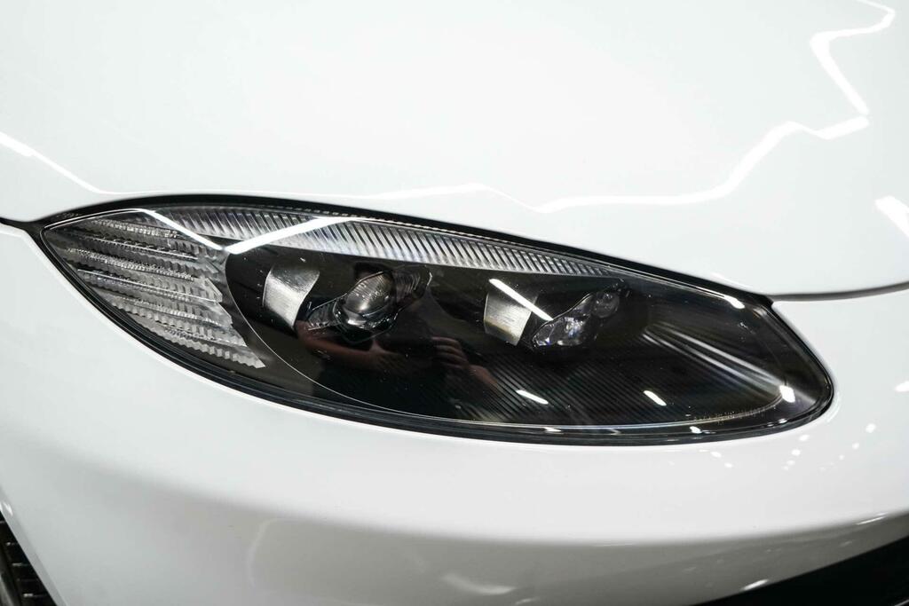 Aston Martin Vantage 4.0 V8 Euro 6 White #6
