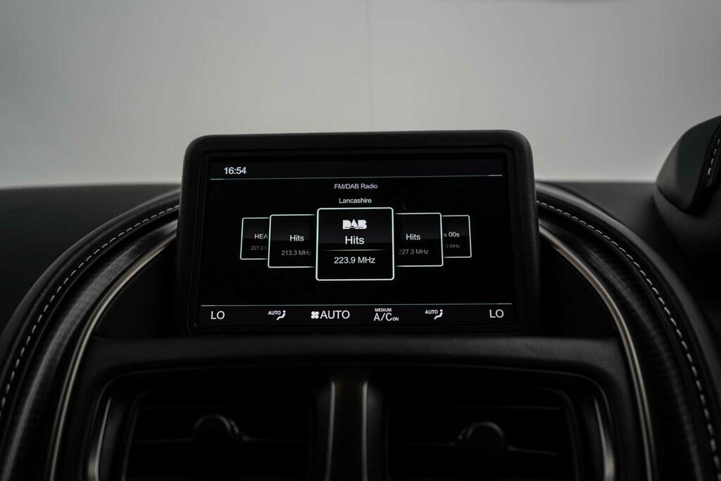 Aston Martin DB11 V8 528 Volante Touchtronic Red #30