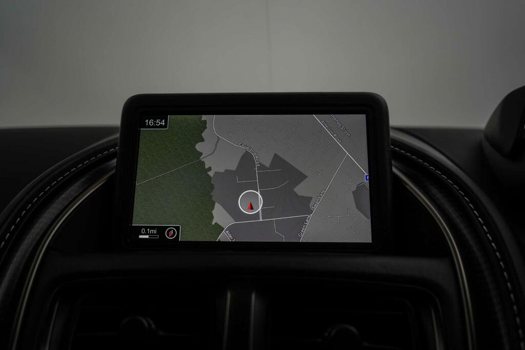 Aston Martin DB11 V8 528 Volante Touchtronic Red #31