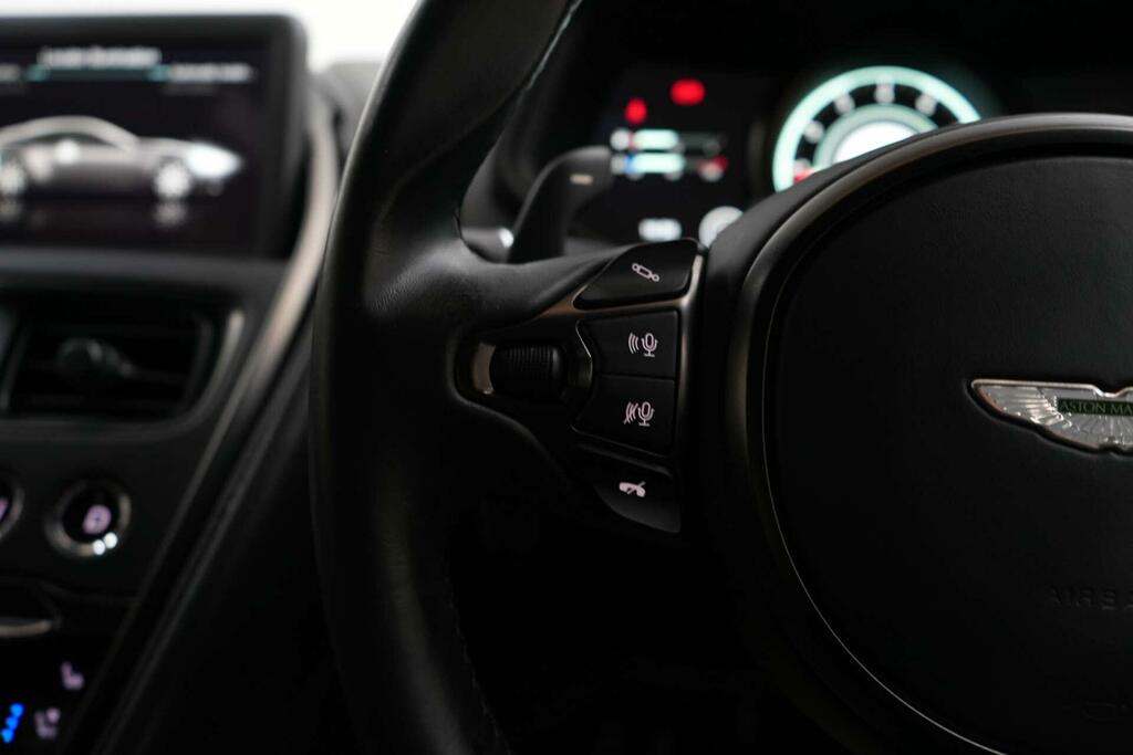 Aston Martin DB11 V8 528 Volante Touchtronic Red #42