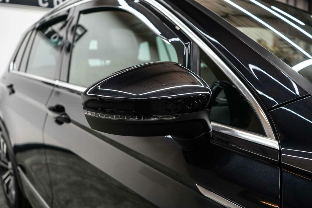 Volkswagen Tiguan Suv Black #9