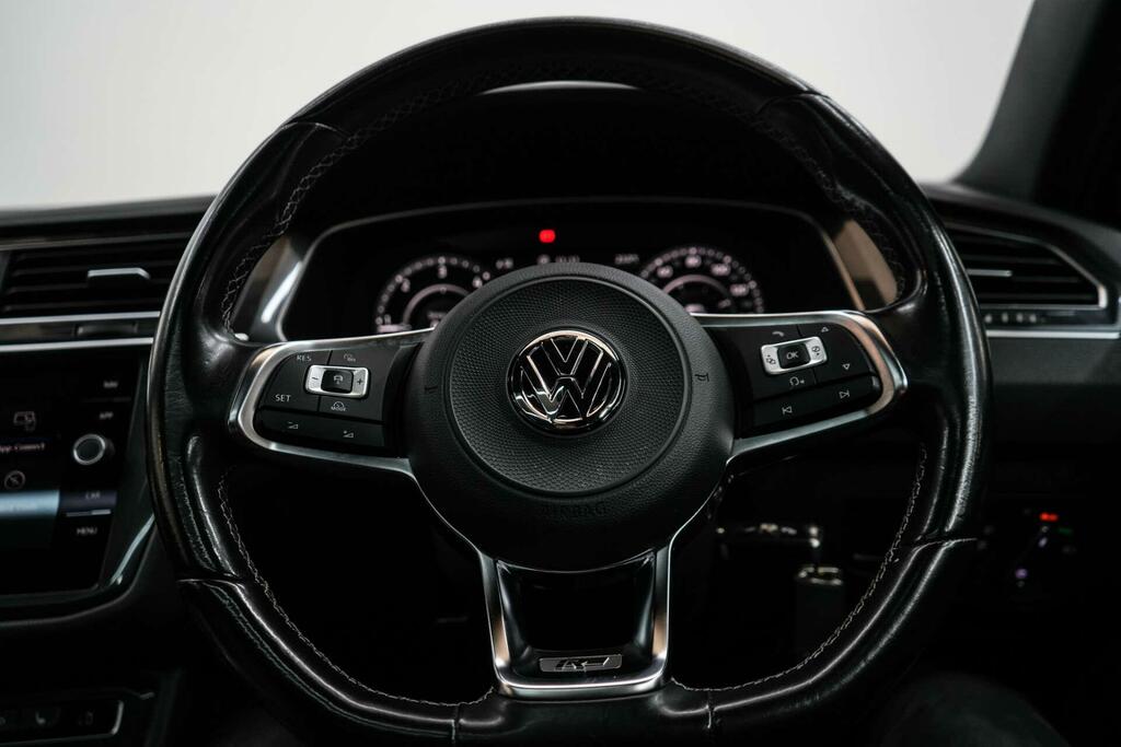 Volkswagen Tiguan Suv Black #40