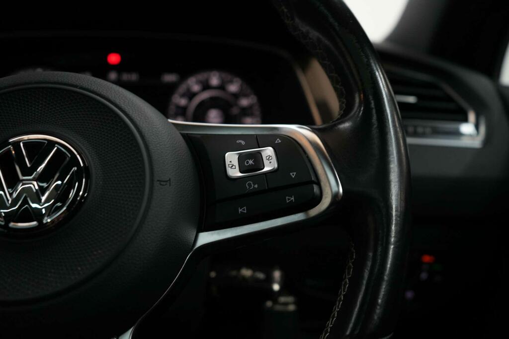 Volkswagen Tiguan Suv Black #41