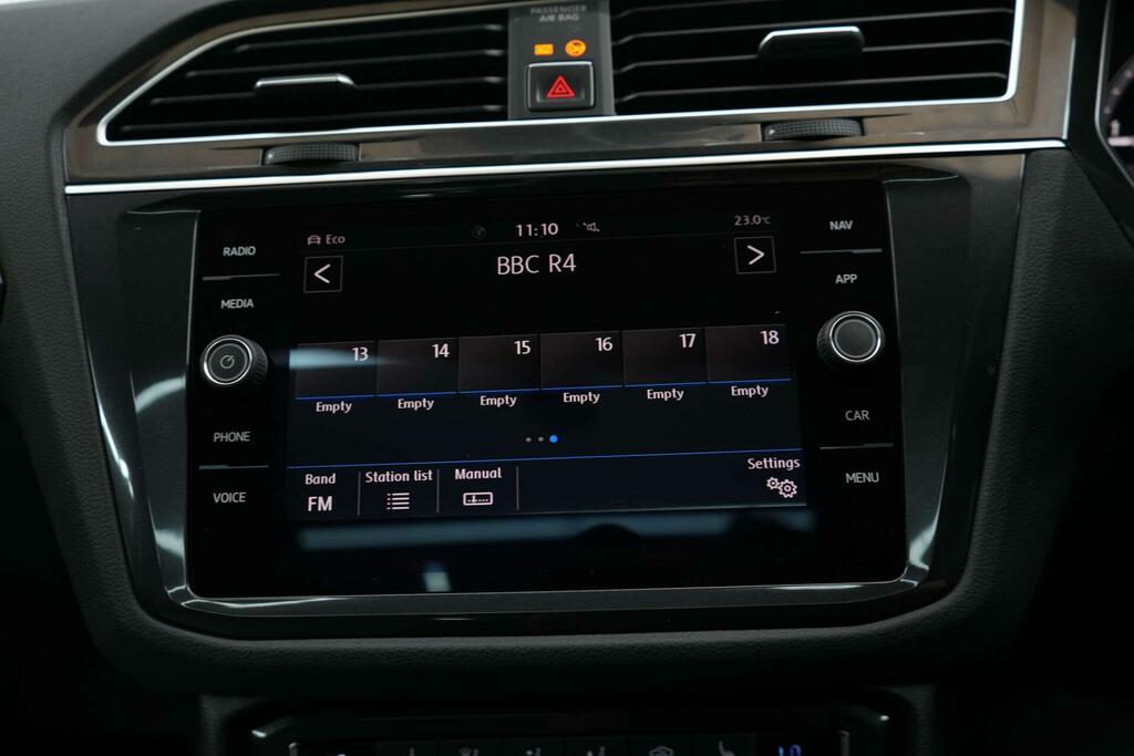 Volkswagen Tiguan Suv Black #30