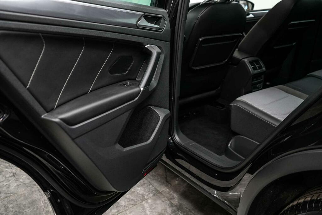 Volkswagen Tiguan Suv Black #27