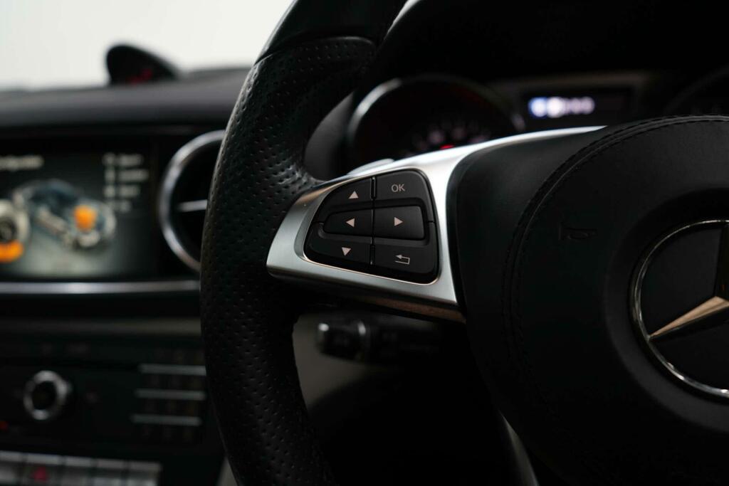 Mercedes-Benz SL Class Sl 400 Amg Line Red #38
