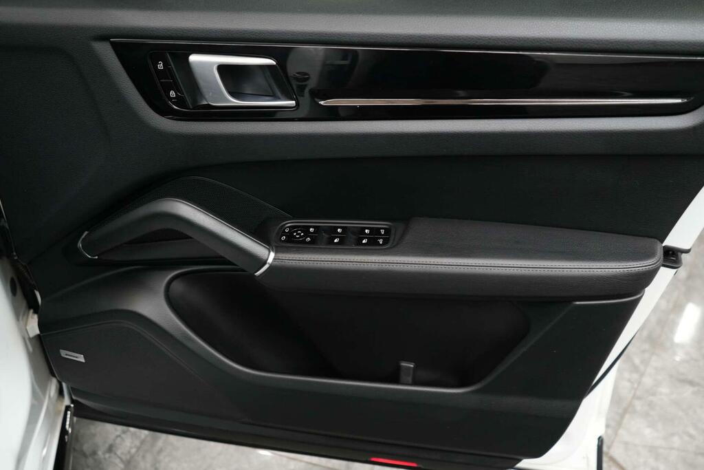 Porsche Cayenne V6 E-hybrid 14.1Kwh Suv Plug-in Hybrid Tipt Black #19