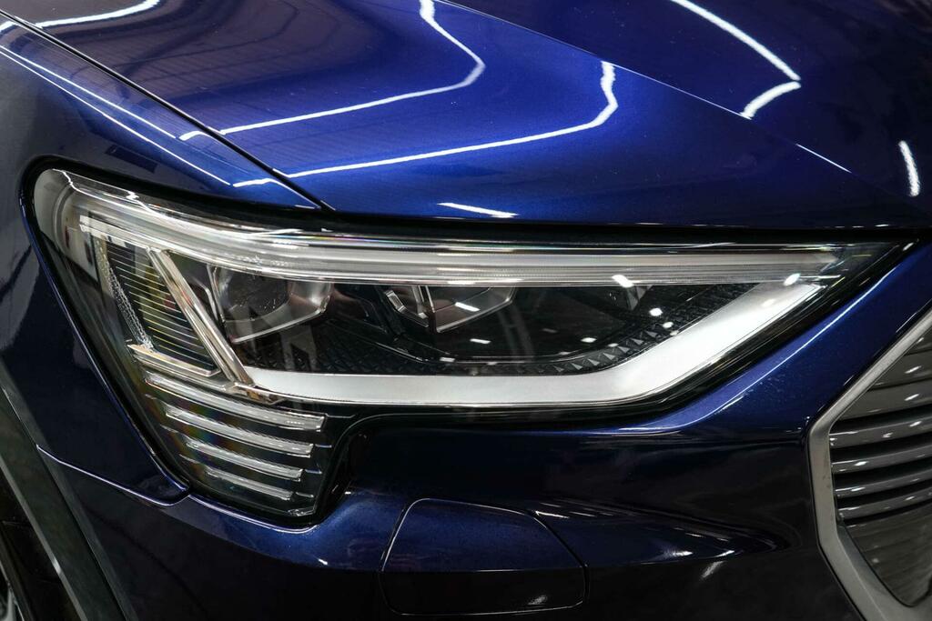 Audi E-tron Sport Blue #6