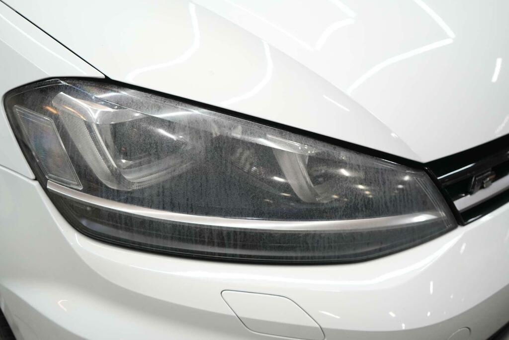 Volkswagen Golf R White #6