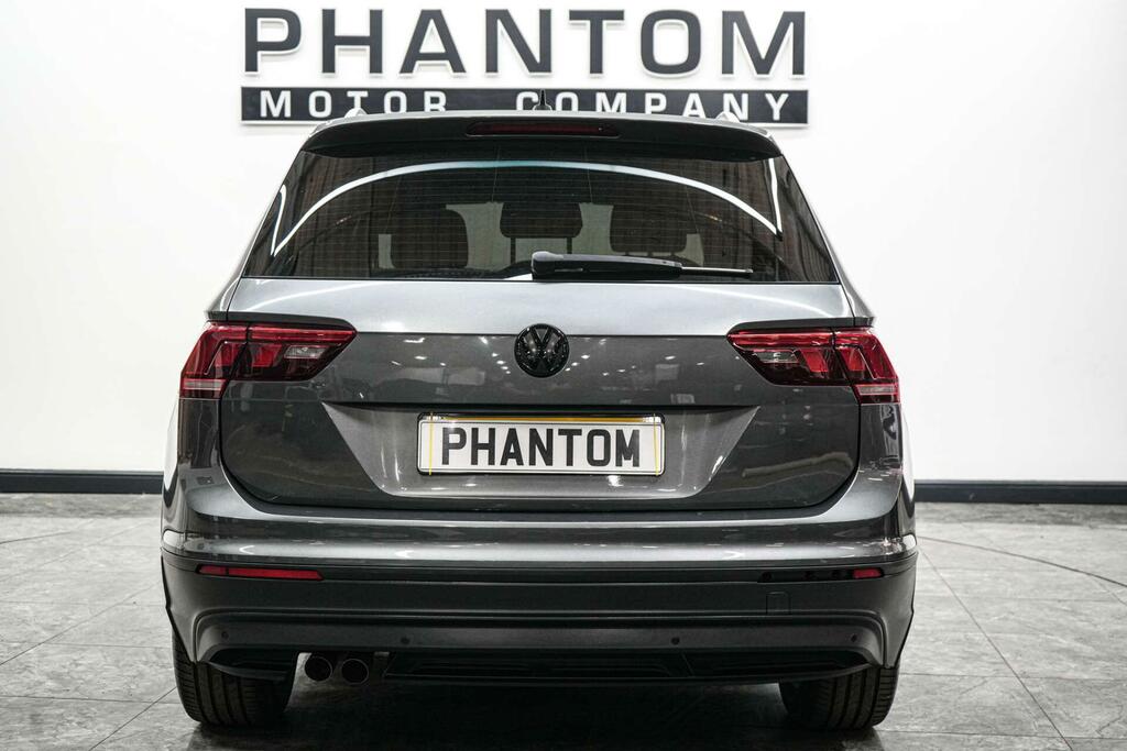 Volkswagen Tiguan 2.0 Tdi Se Navigation Suv Ss Grey #4