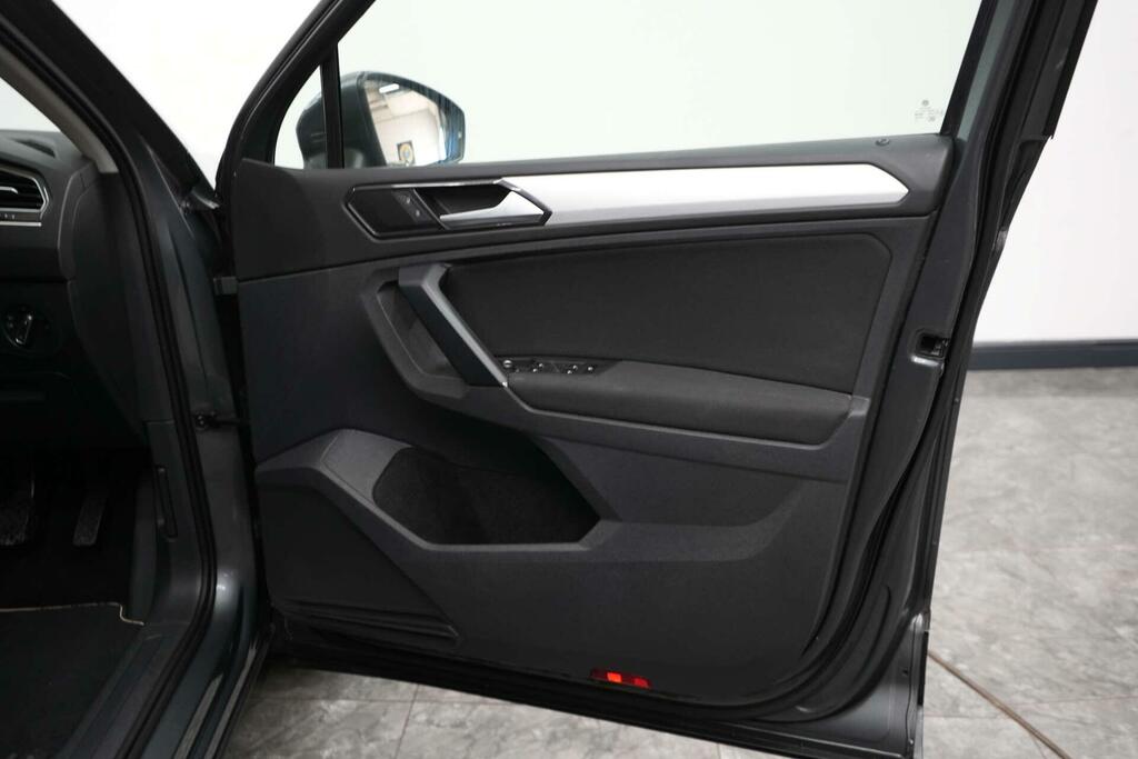 Volkswagen Tiguan 2.0 Tdi Se Navigation Suv Ss Grey #22