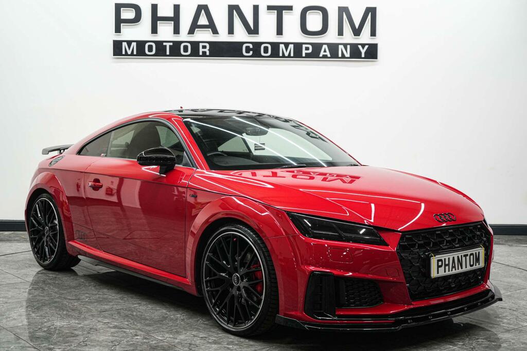 Audi TT Black Edition Red