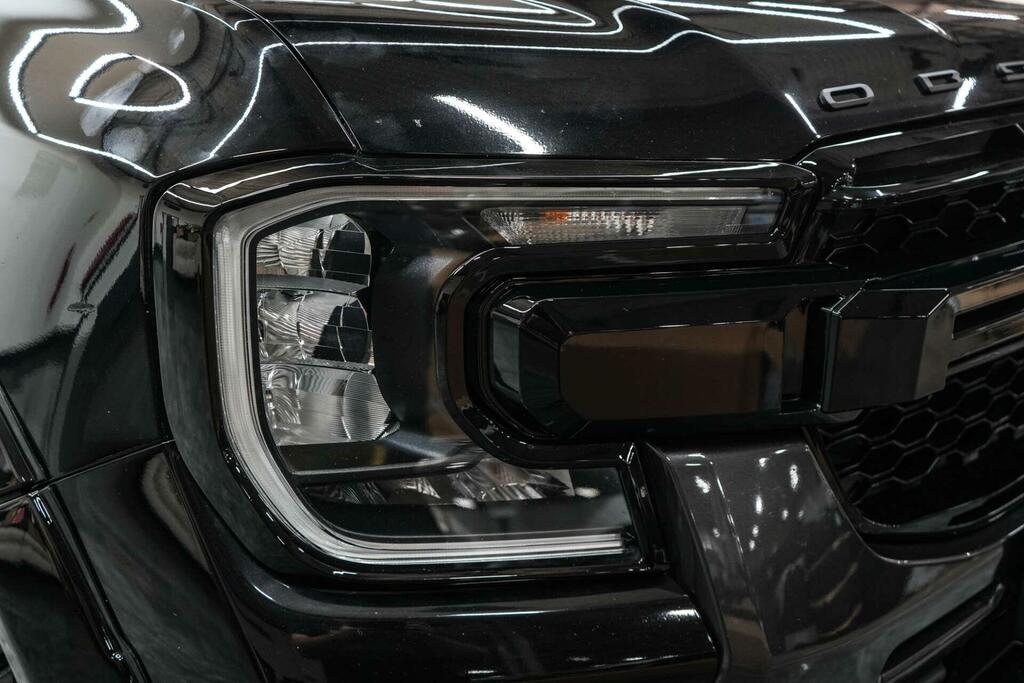Ford Ranger Wildtrak Black #6