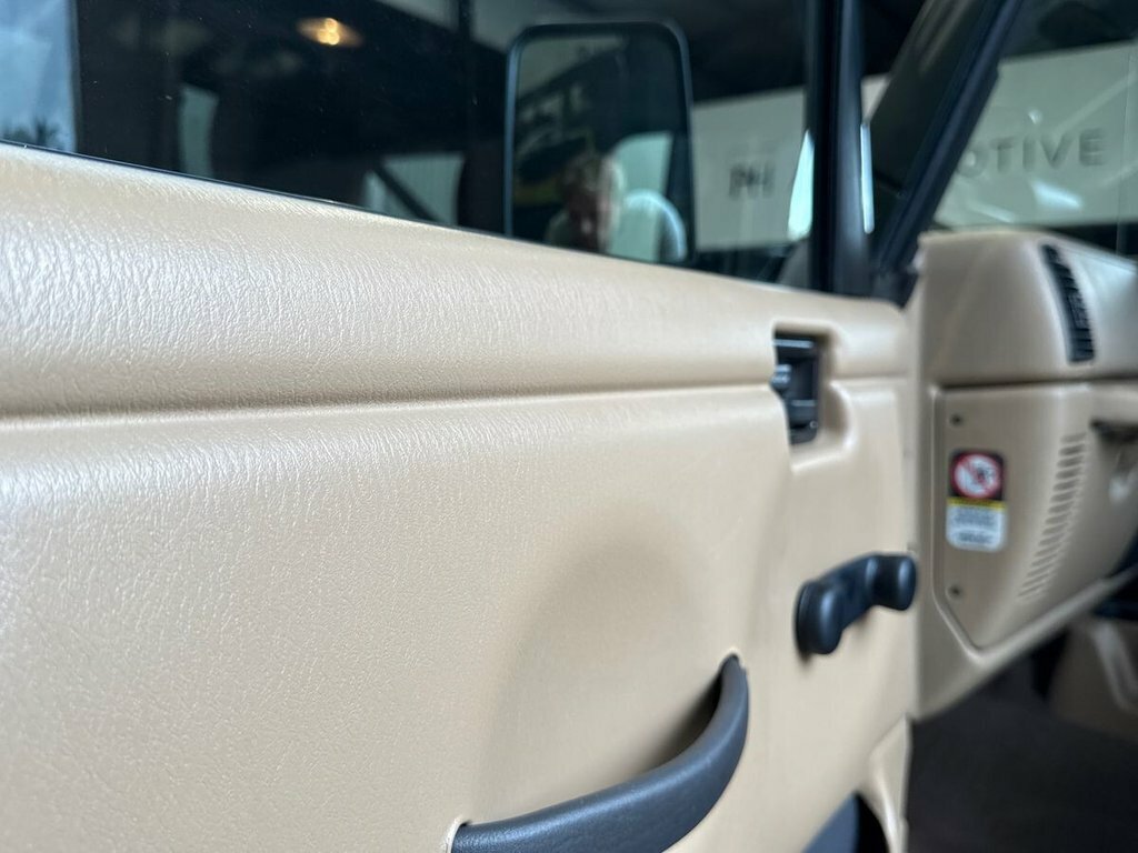 Jeep Wrangler Convertible 4.0 Grizzly Soft Top 4X4 200252 Silver #36