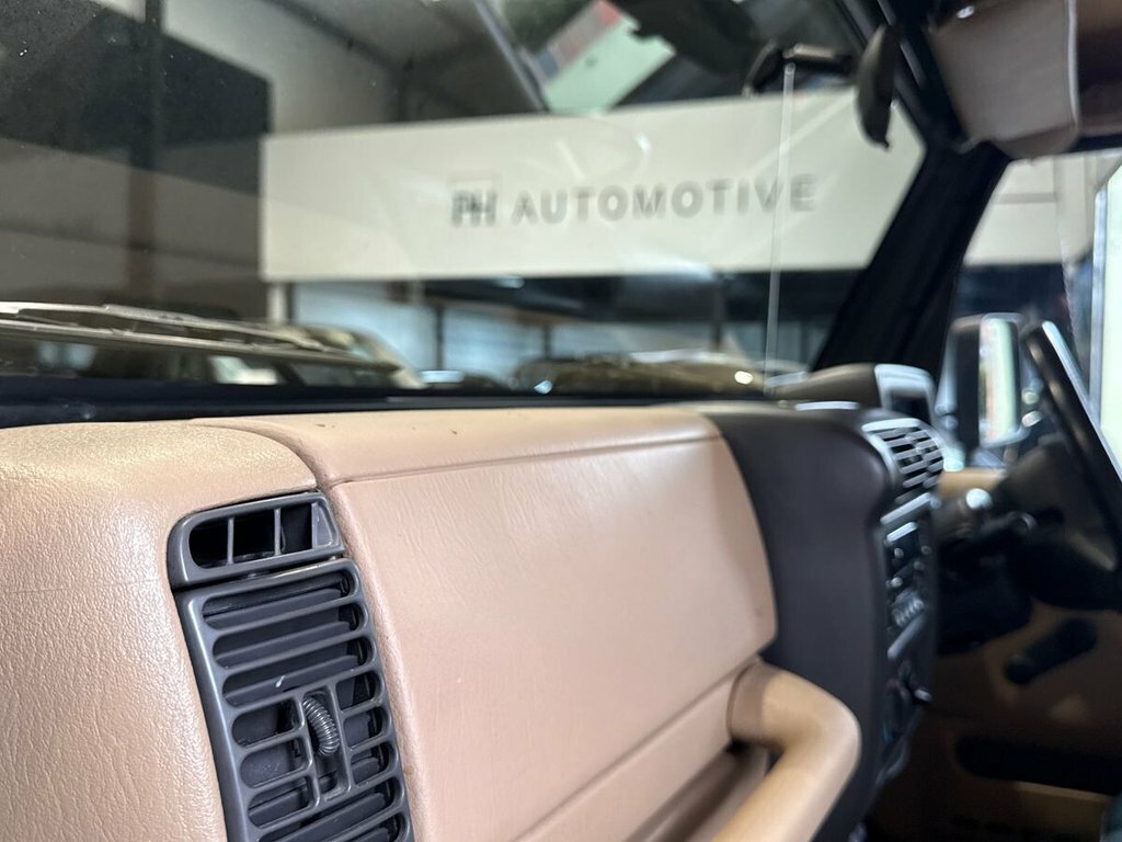 Jeep Wrangler Convertible 4.0 Grizzly Soft Top 4X4 200252 Silver #31